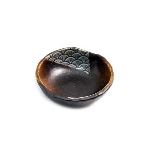 Brown Soy Sauce Dish with Seigaiha Wave 3.27
