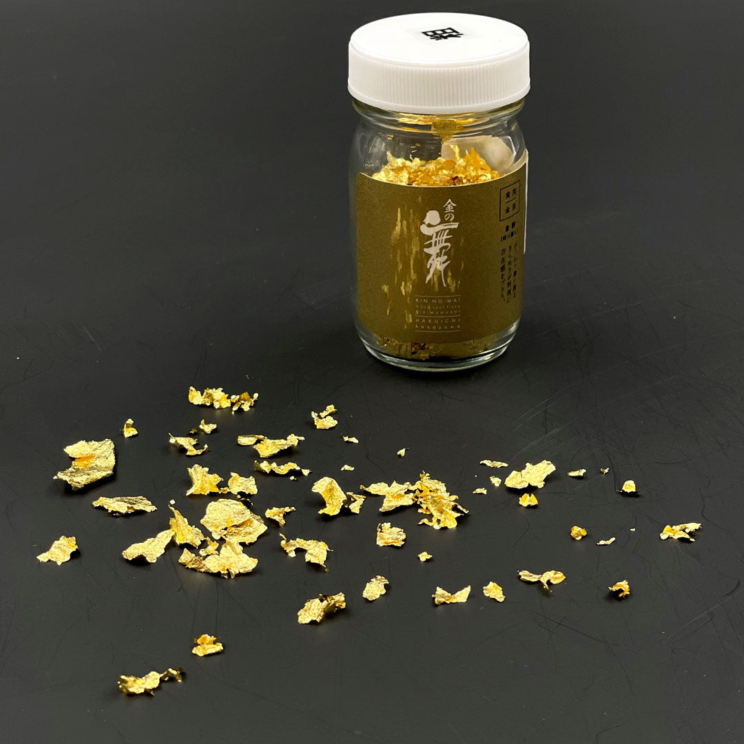 Kinpaku Decorative Gold Leaf Kirimawashi 0.017 oz (0.5g) — MTC Kitchen